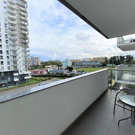Milky Apartment With Balcony - 3 Km To Baltic Sea Gdańsk Eksteriør bilde